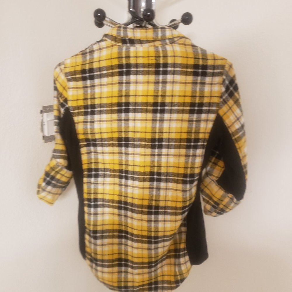 Yellow button down shirt - Picture 3 of 3